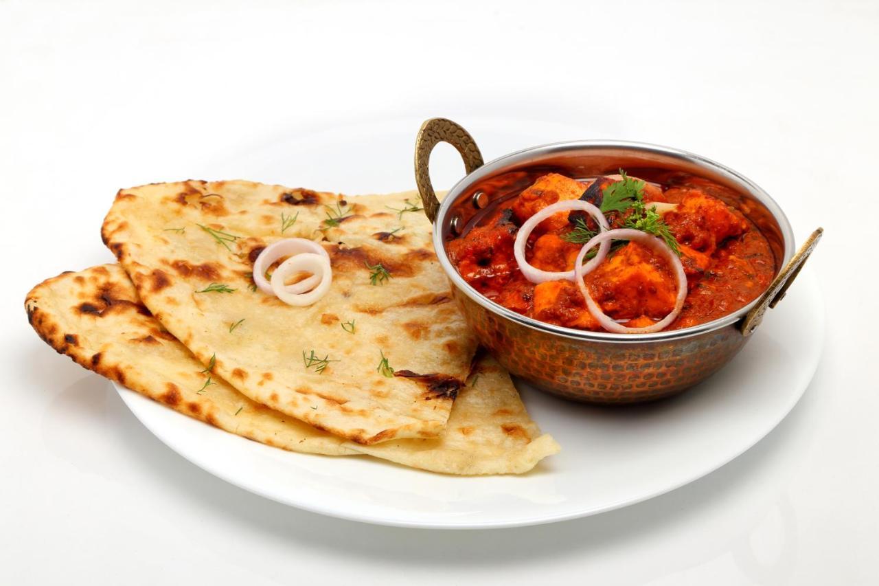 Oyo 81168 Collection O Dwarka Mor New Delhi Bagian luar foto