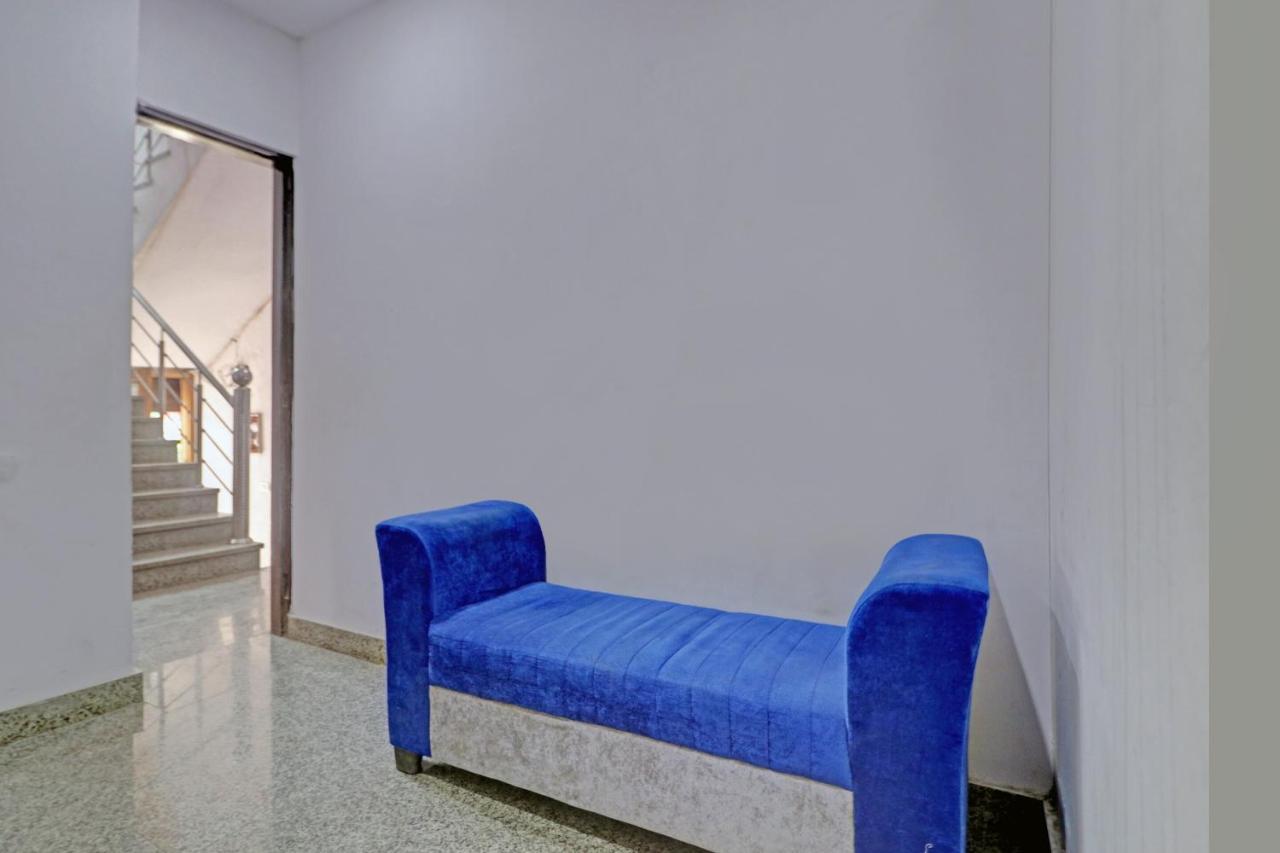 Oyo 81168 Collection O Dwarka Mor New Delhi Bagian luar foto